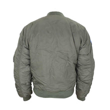 Cazadora bomber verde Con Parches