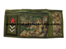 Cartera de camuflaje con galon de estrella y cadena