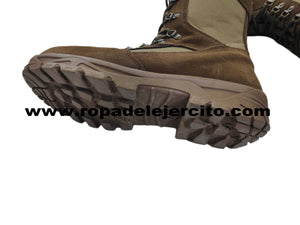 Botas ligeras del Ejercito de Tierra "Talla 43" Seminuevas" "CON 4 PARES DE CALCETINES DE REGALO" (original ET)