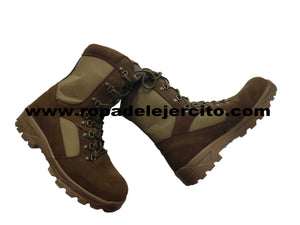 Botas ligeras del Ejercito de Tierra "Talla 43" Seminuevas" "CON 4 PARES DE CALCETINES DE REGALO" (original ET)