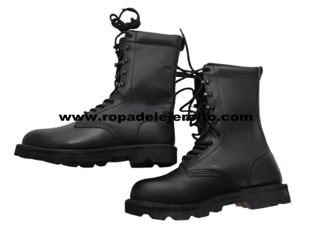 Botas negras de campaña 
